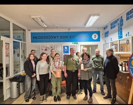 Pracownicy na zdjęciu