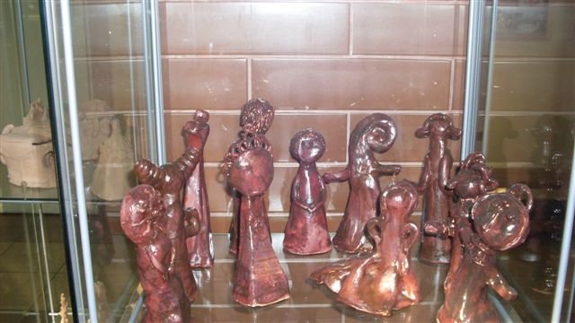 Wystawa  ceramiki &quot;KOBIETY I KWIATY&quot; Pracownia  Ceramiki i  Rzemiosła Artystycznego