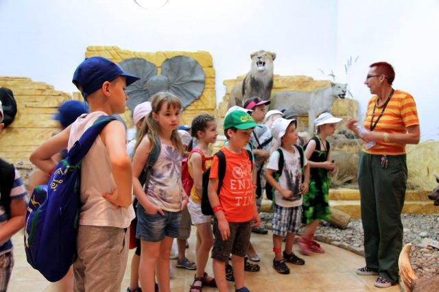 Turnus I - Akcja Lato 2014 - półkolonie, 7-11.07.2014 r., warsztaty w MDK2, Muzeum w Uzarzewie, Centrum Sportowe NIKU, Klub Nenufar w Kościanie, zabawy na Cytadeli.