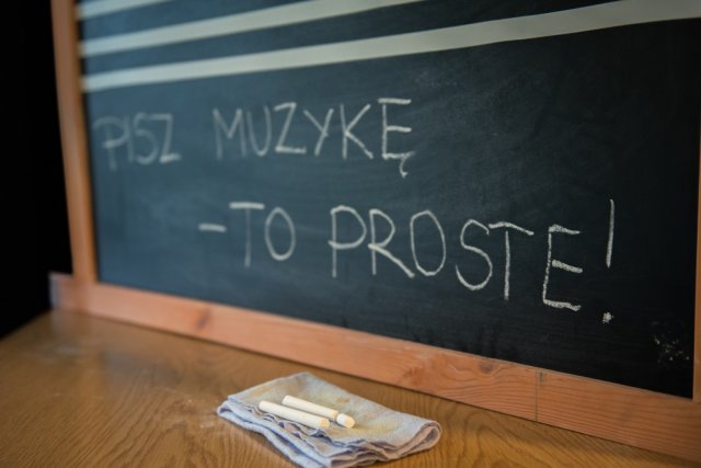 Pisz muzykę, to proste! - warsztaty kompozytorskie, spotkanie, dyskusje Prowadzący: Łukasz Urbaniak, Marek Raczyński, Bartosz Michałowski Organizatorzy: Stowarzyszenie Miłośników Sztuki Vis Artis, Młodzieżowy Dom Kultury nr 2 Autor zdjęć: Bartosz Sei