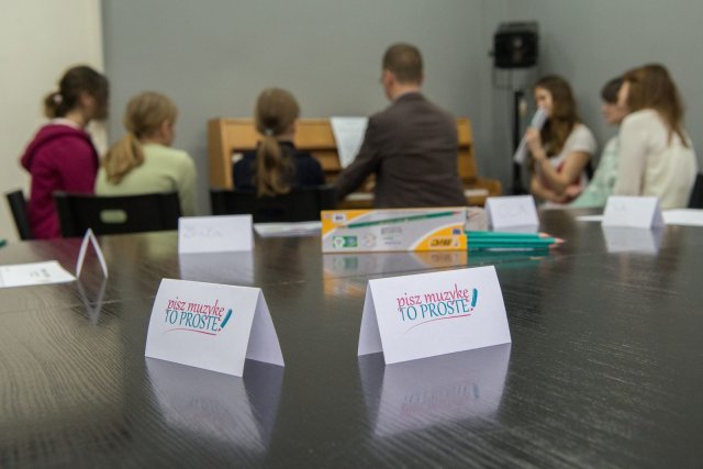 Pisz muzykę, to proste! - warsztaty kompozytorskie, spotkanie, dyskusje Prowadzący: Łukasz Urbaniak, Marek Raczyński, Bartosz Michałowski Organizatorzy: Stowarzyszenie Miłośników Sztuki Vis Artis, Młodzieżowy Dom Kultury nr 2 Autor zdjęć: Bartosz Sei