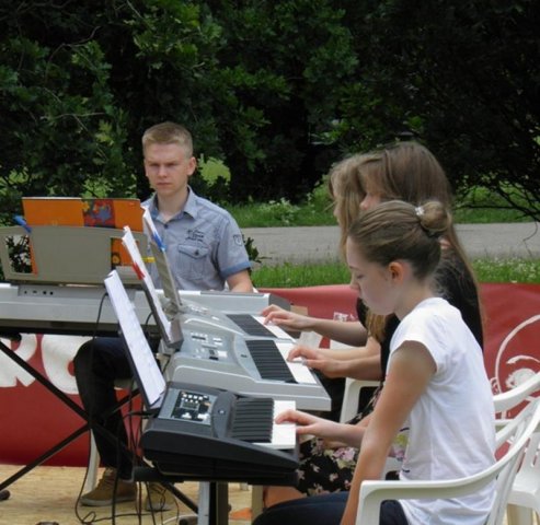 MDK wspiera Rodzinne Pogotowia Opiekuńcze - Festyn Na Cytadeli - CZERWIEC 2012