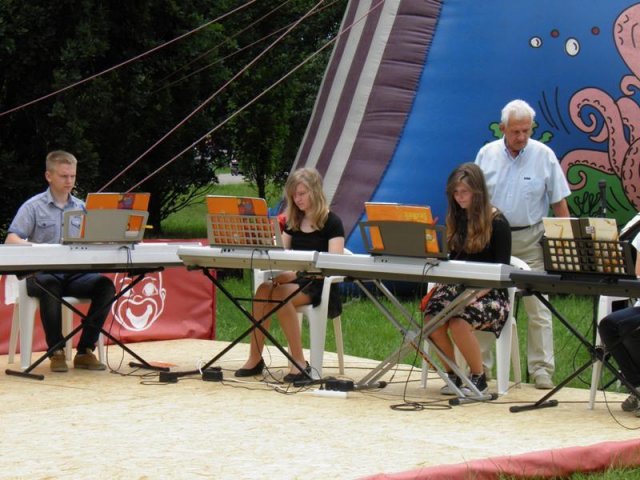 MDK wspiera Rodzinne Pogotowia Opiekuńcze - Festyn Na Cytadeli - CZERWIEC 2012